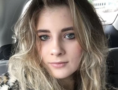 18χρονη με σχιζοφρένεια ζωγραφίζει αυτά που «βλέπει» και το αποτέλεσμα είναι ανατριχιαστικό (φώτο)